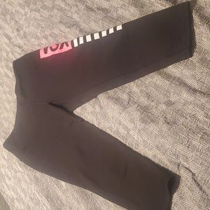 VS Workout Capris -  Size: M